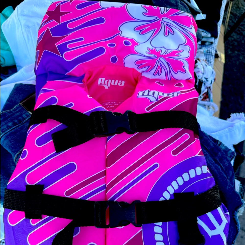 Aqua swim vest infant 30 lbs and under like new